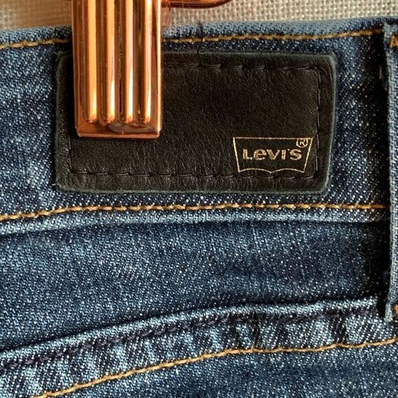 Levi’s Women’s Size 10 Black Tag Bootcut Jeans Medium Wash Stretch Denim Pants - Picture 5 of 16